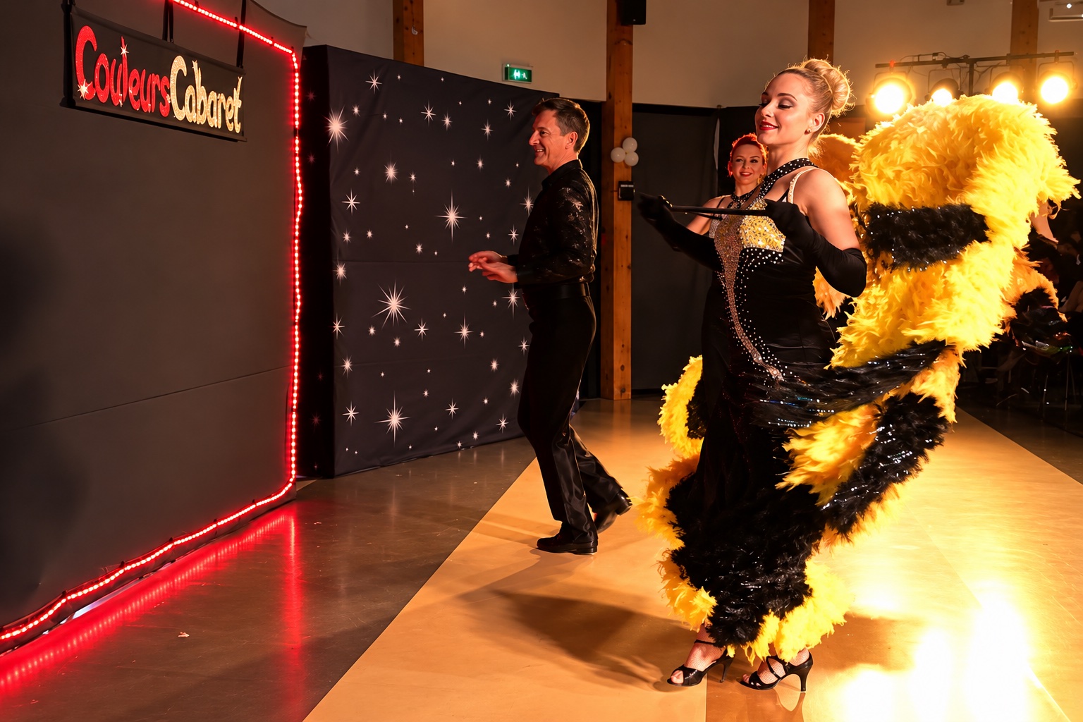 Spectacle de cabaret aux Couleurs scintillantes