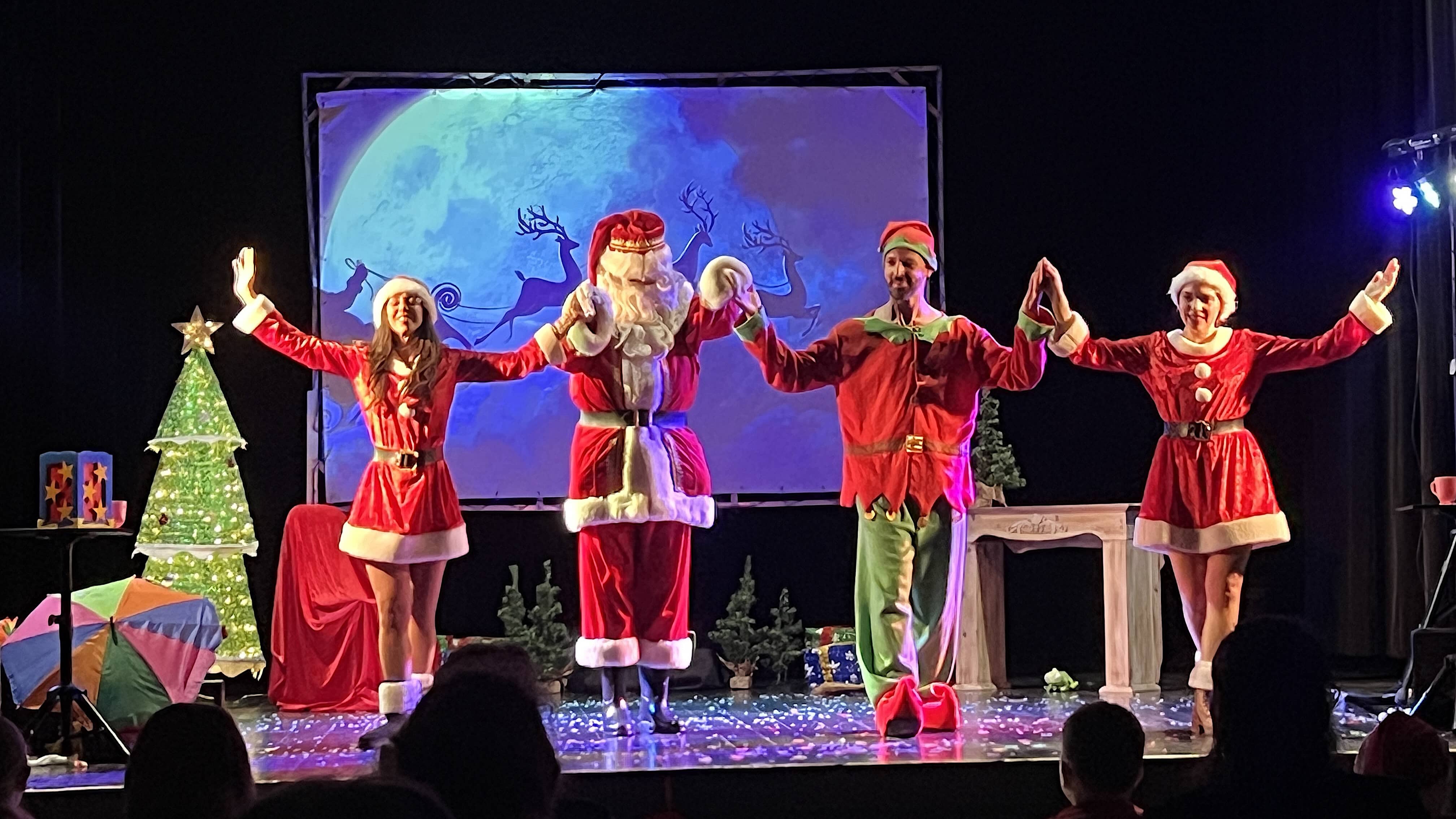 Surprise : le Père-Noël arrive !